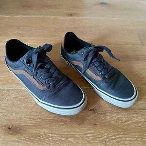 Vans Atwood Deluxe Sneaker - Men's Size 8.5, Dark Grey, Like-New Condition